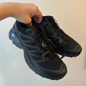 Salomon XT-PATHWAY 2 SNEAKER IN BLACK & ASPHALT Men’s 9.5/Women’s 10.5